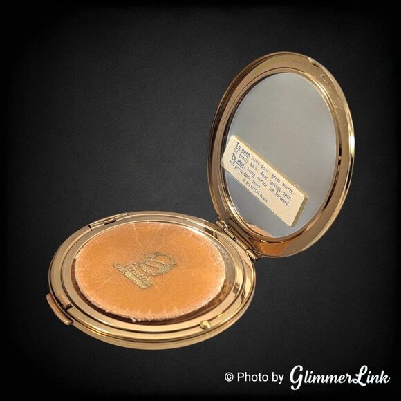 Vintage 1950 Stratton Crinoline Lady Garden Scene Gold Tone Compact - Picture 2 of 10